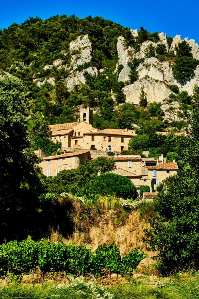 Village de Séguret dans le Vaucluse près du Mont Ventoux, l’un des plus beaux villages de Provence